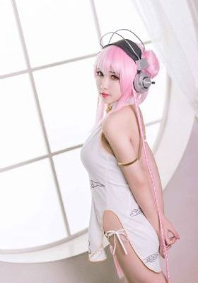 天天摸天天爽日韩欧美大片