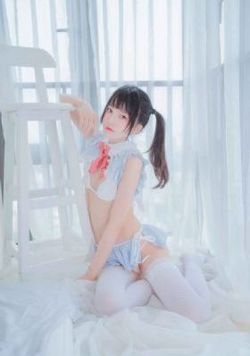 美女脱得一光二净无内衣内裤